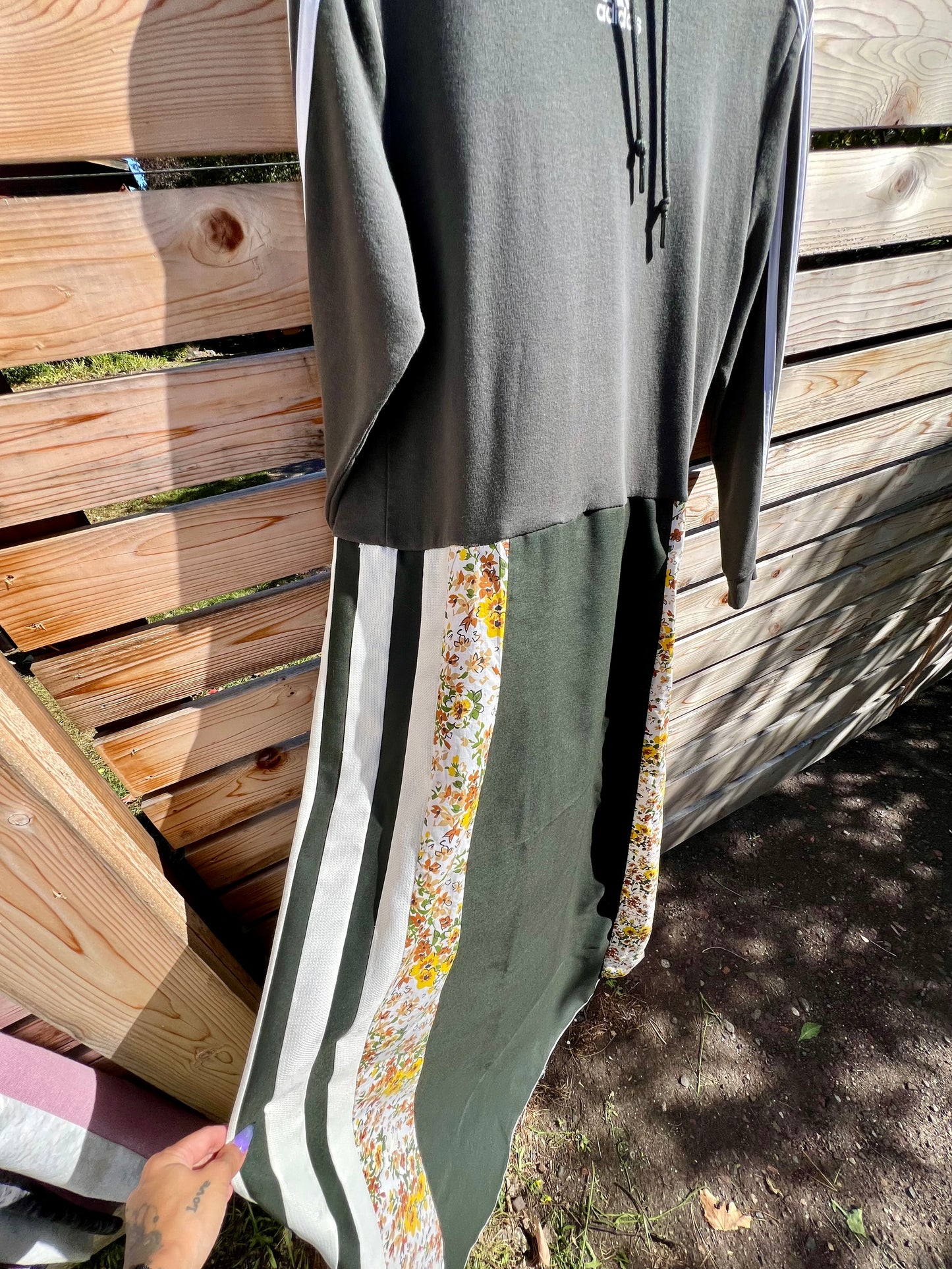 Sz Large Logo Sress- Michele